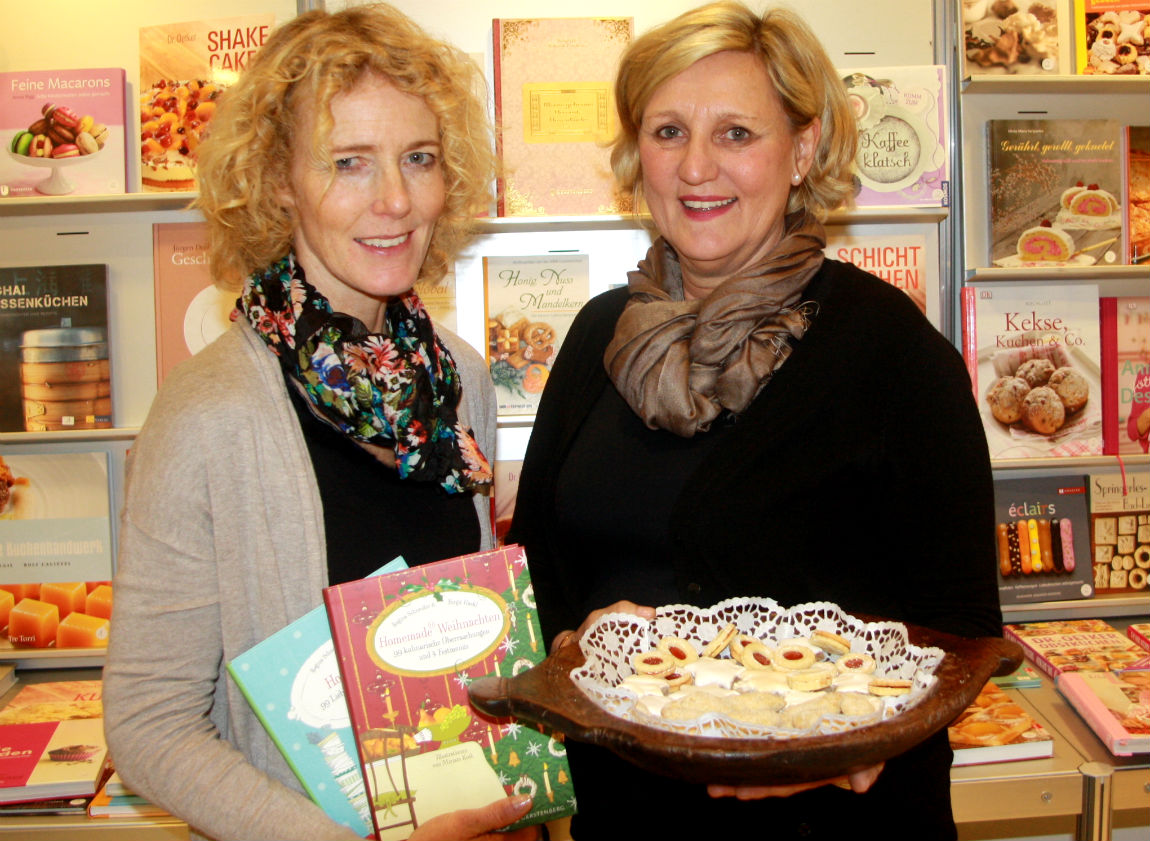 Birgit Hackl and Regina Schneider introducing their cooking books 