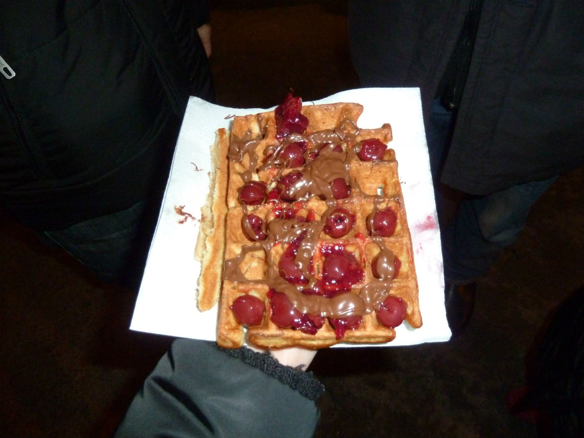 Waffles with Nutella and cherries