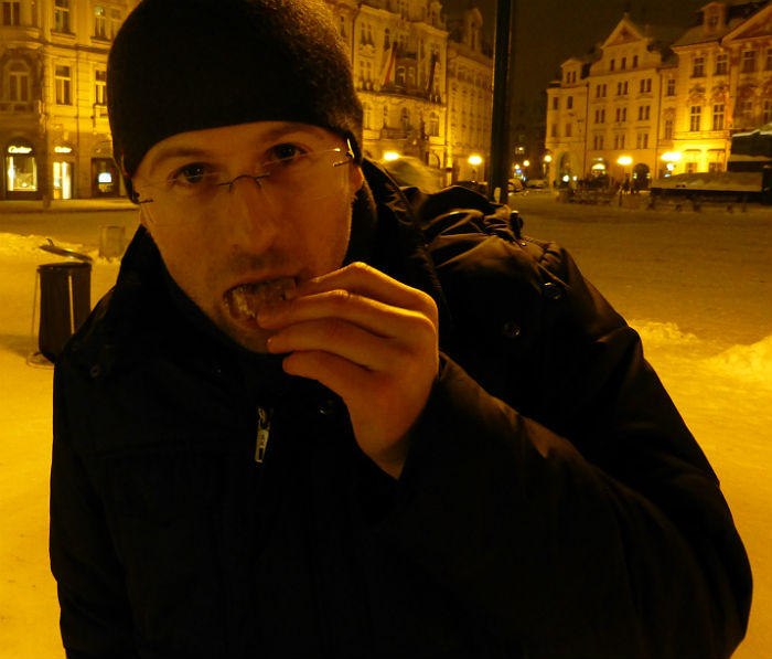 Moritz eating Trdelnik