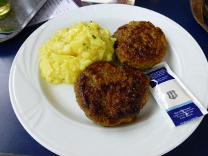 "Fleischküchle" and potato salad
